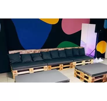 аренда диванов из паллет