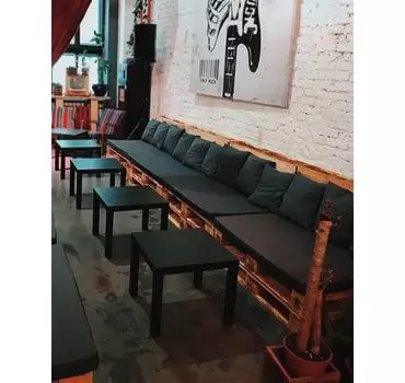 диван из паллет аренда