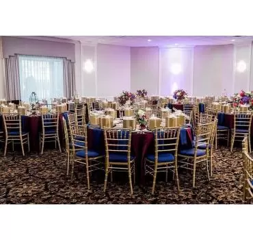 свадебные золотые стулья